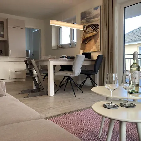 Dahmer-duenen-kuestenkoenigin Apartment